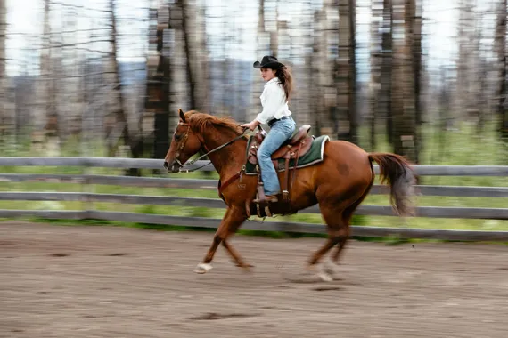 This all-inclusive luxury dude ranch is one of the best luxury horse ranches with an award-winning horse riding program.